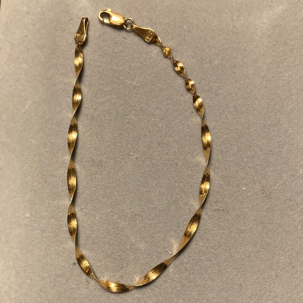 10k yellow gold twist bracelet